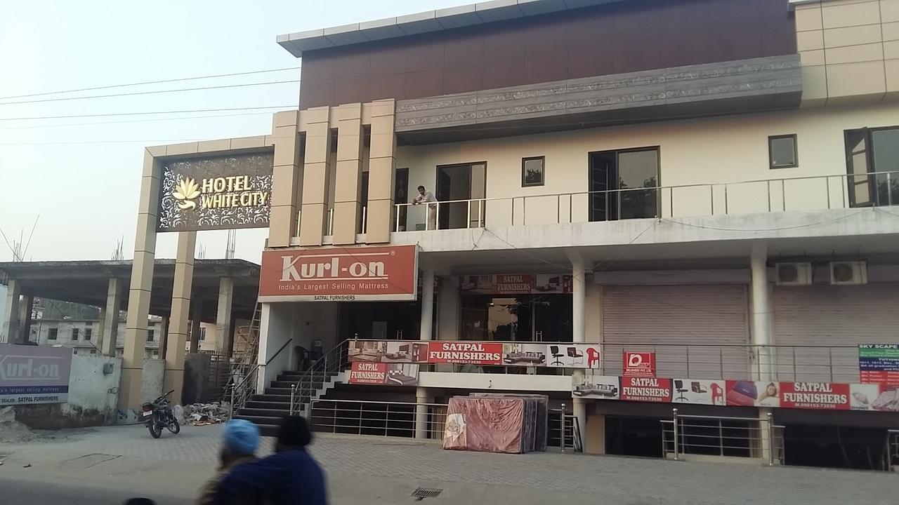 Oyo 30415 Hotel White City Anandpur  Esterno foto