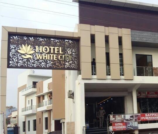 Oyo 30415 Hotel White City Anandpur  Esterno foto