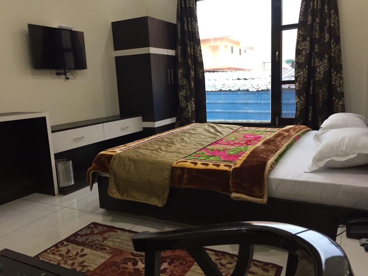 Oyo 30415 Hotel White City Anandpur  Esterno foto
