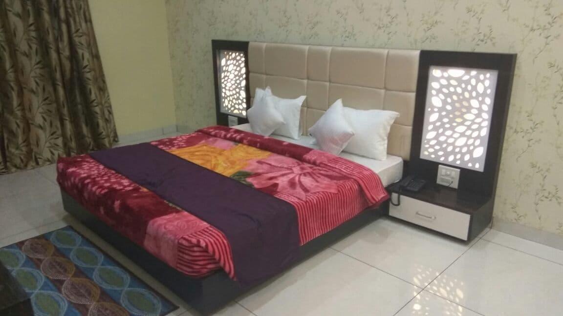 Oyo 30415 Hotel White City Anandpur  Esterno foto
