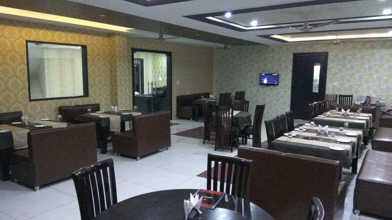 Oyo 30415 Hotel White City Anandpur  Esterno foto