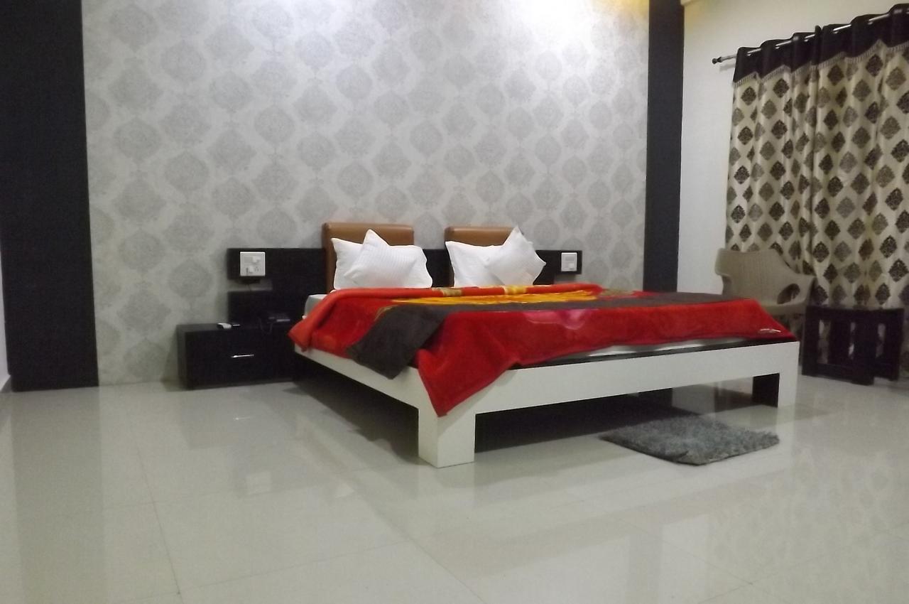 Oyo 30415 Hotel White City Anandpur  Esterno foto