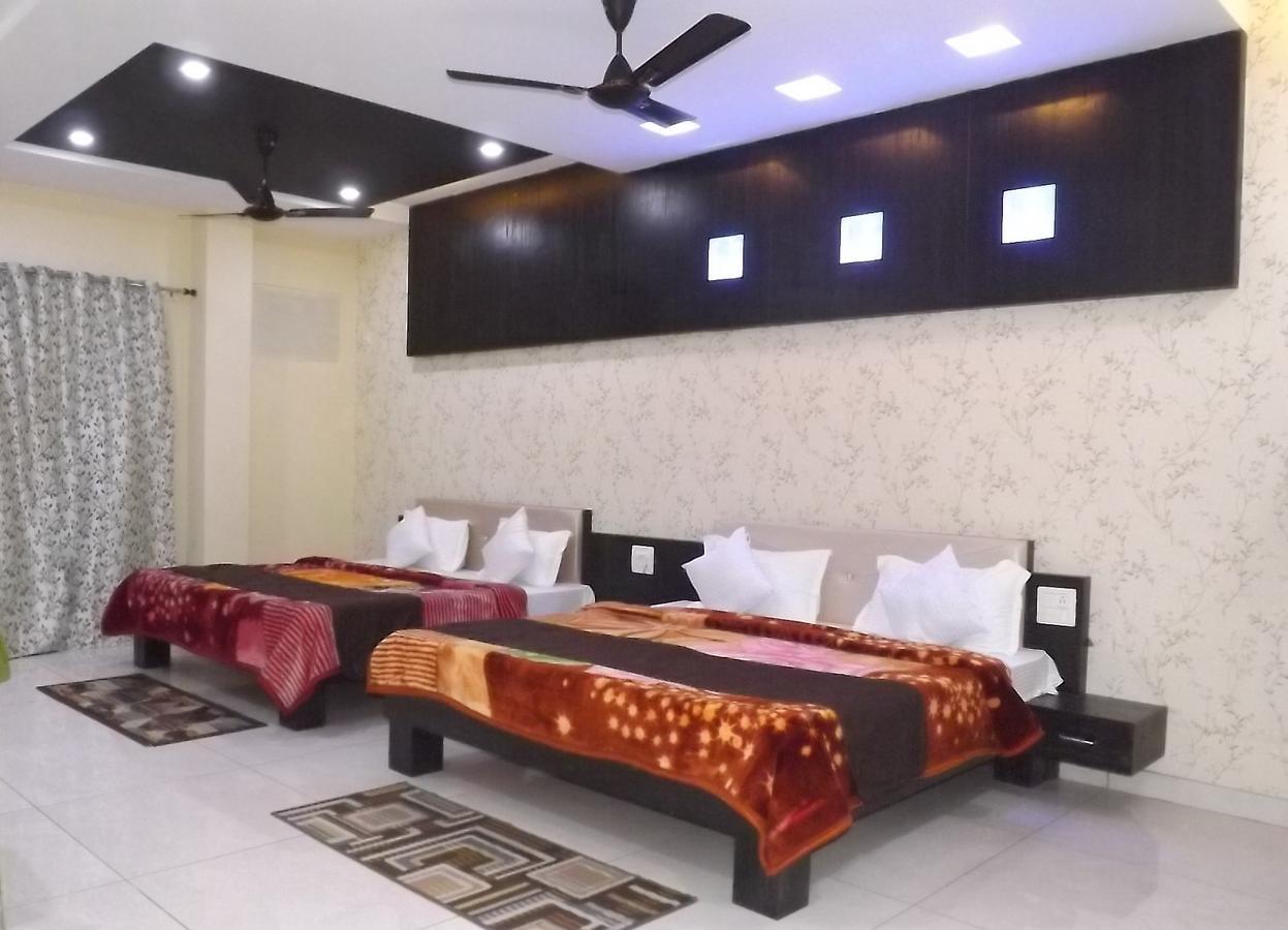 Oyo 30415 Hotel White City Anandpur  Esterno foto